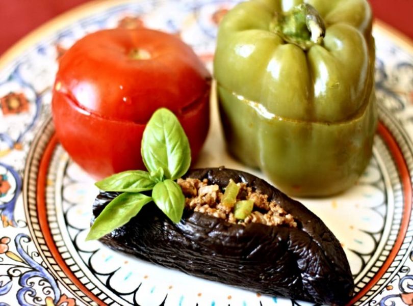 "3 Baji Dolma" Recipe (Stuffed Eggplants, Peppers and Tomatoes)